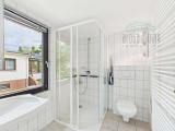 Badezimmer 1 (EG)