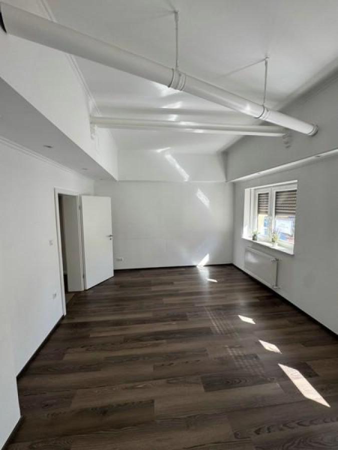 24 Schlafzimmer oder Wohnzimmer