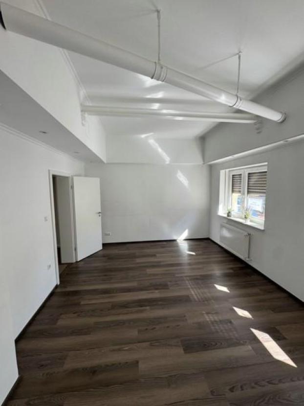 24 Schlafzimmer oder Wohnzimmer