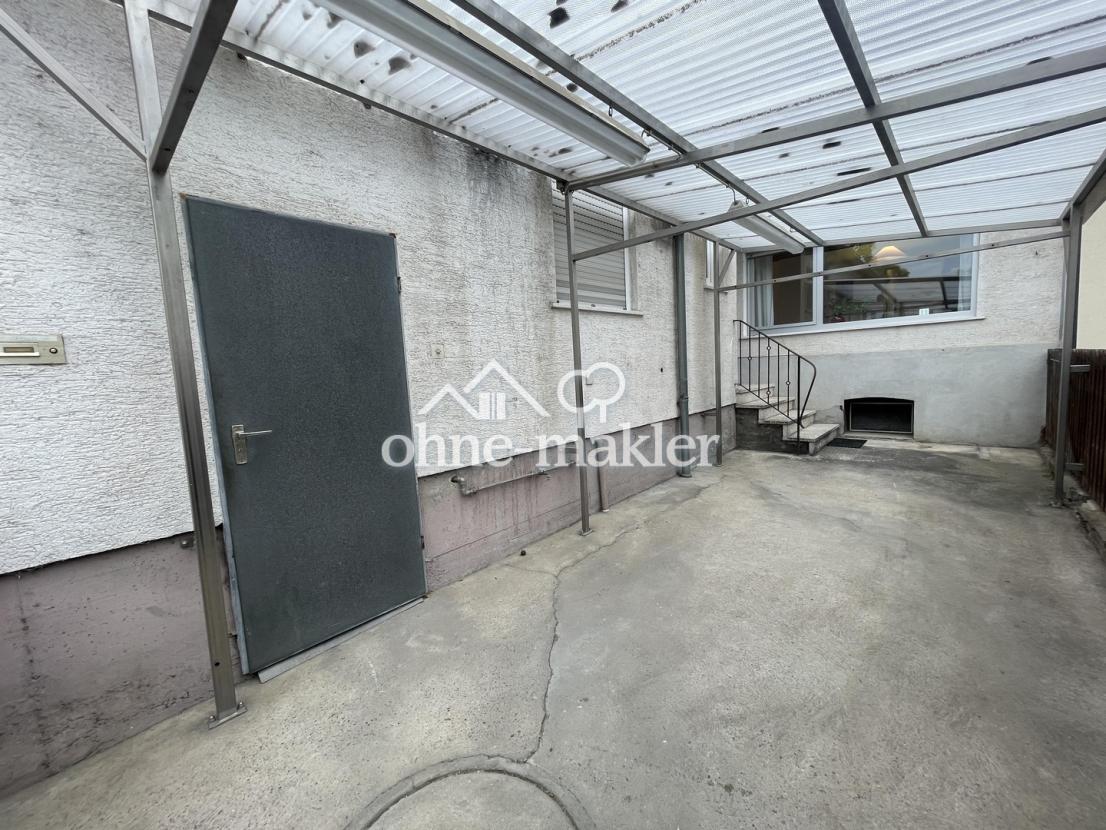 Hof mit Carport Ansicht 2 