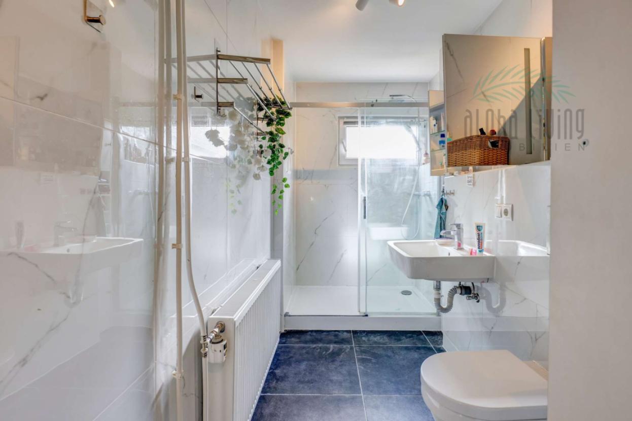 Badezimmer 1 (EG)