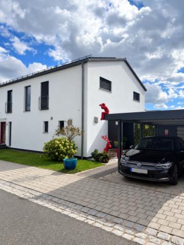 Haus und Carport