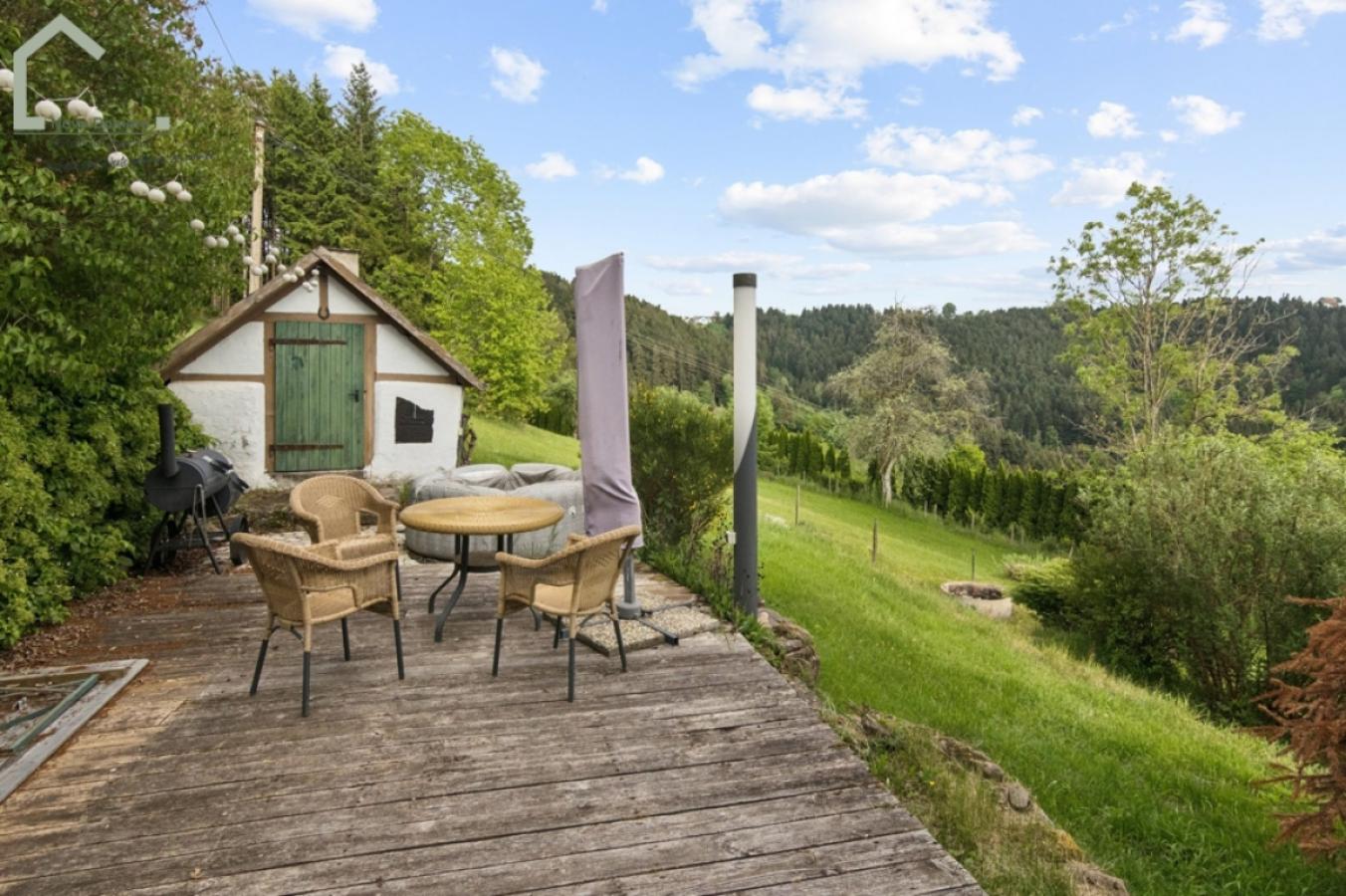 Terrasse mit Blick ins Grüne!