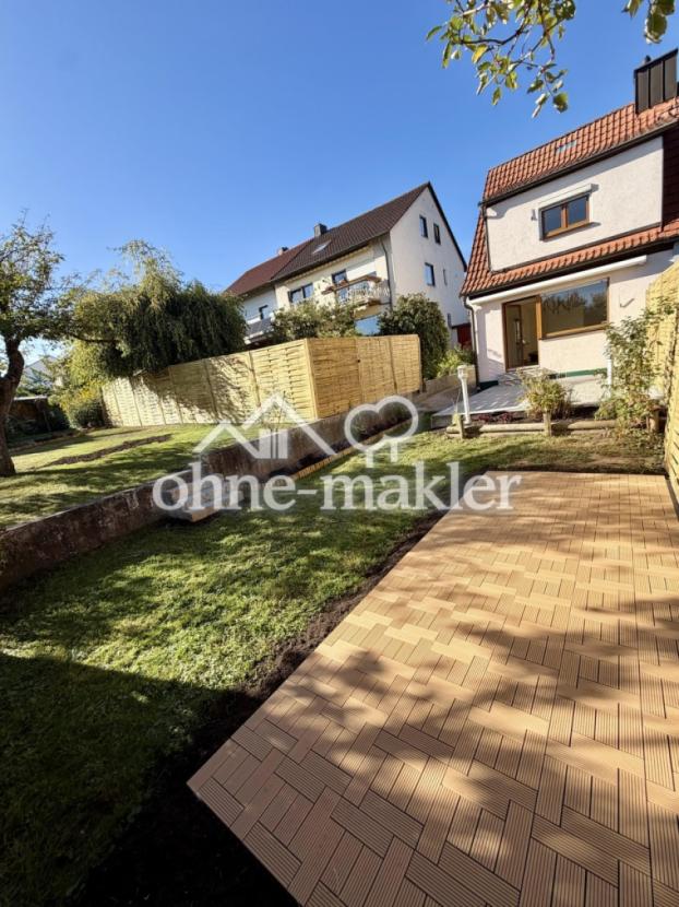 Garten mit Sonnenterrasse