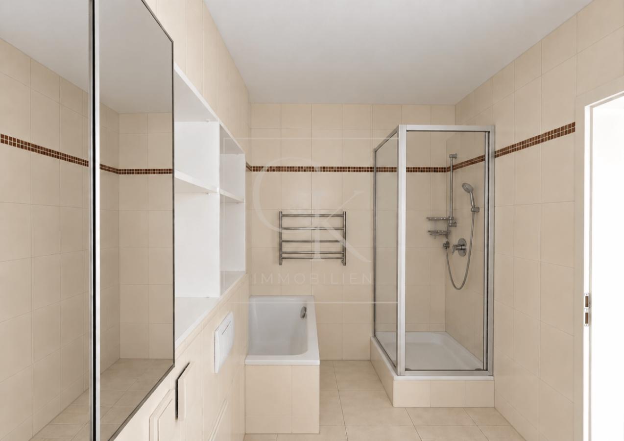 Bad en suite mit Fenster