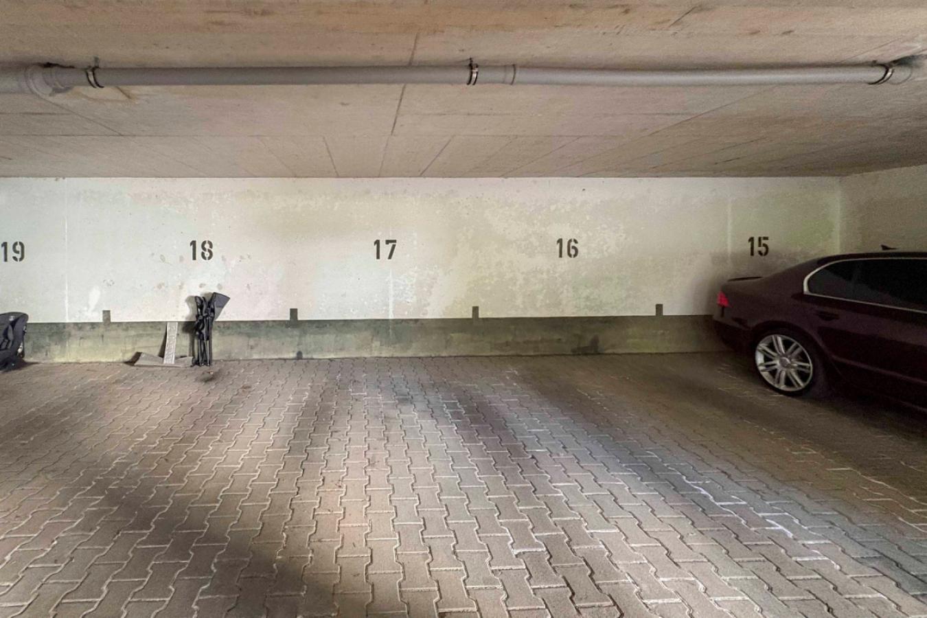 Tiefgaragenstellplatz