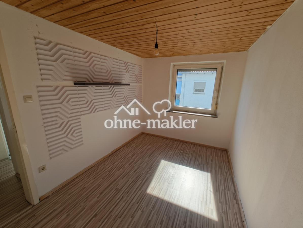 Zimmer 3/Büro/Kinderzimmer