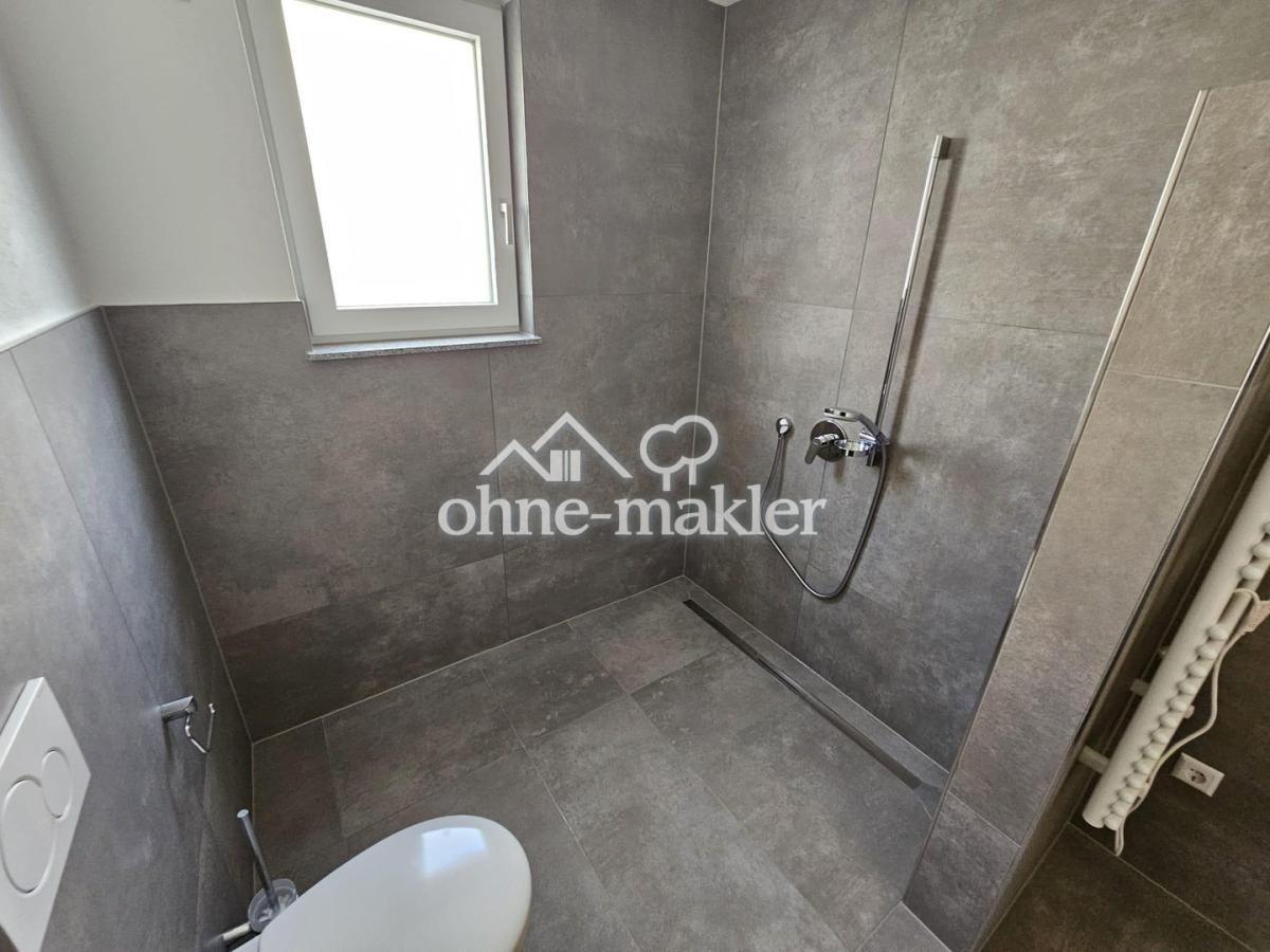 Dusche im Bad