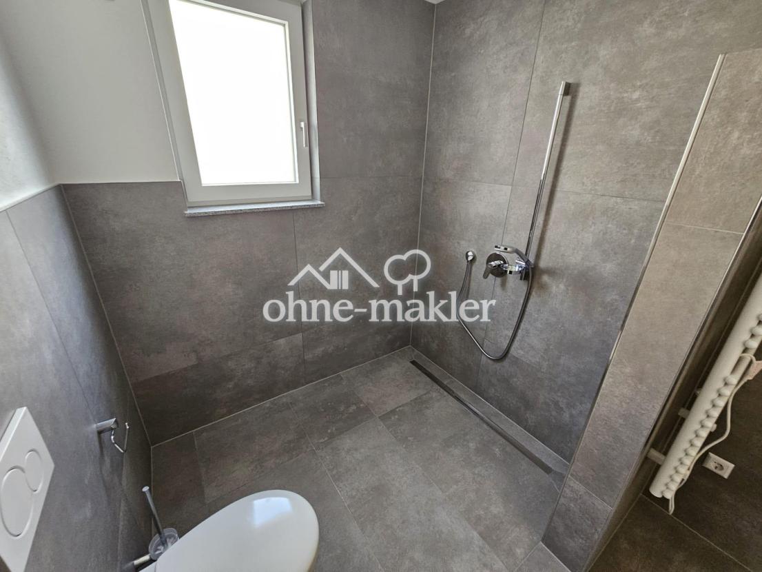 Dusche im Bad