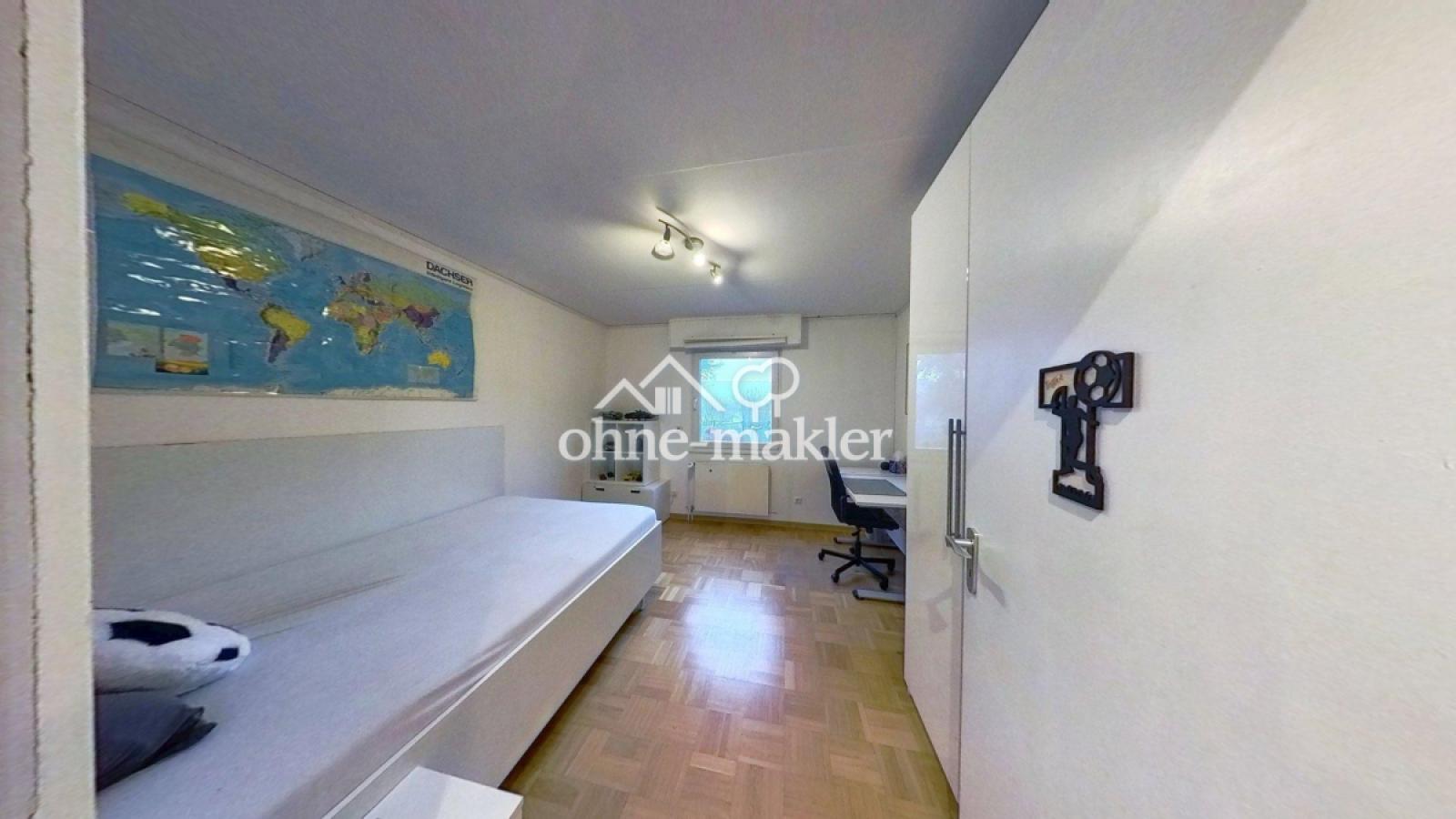Schlafzimmer 1