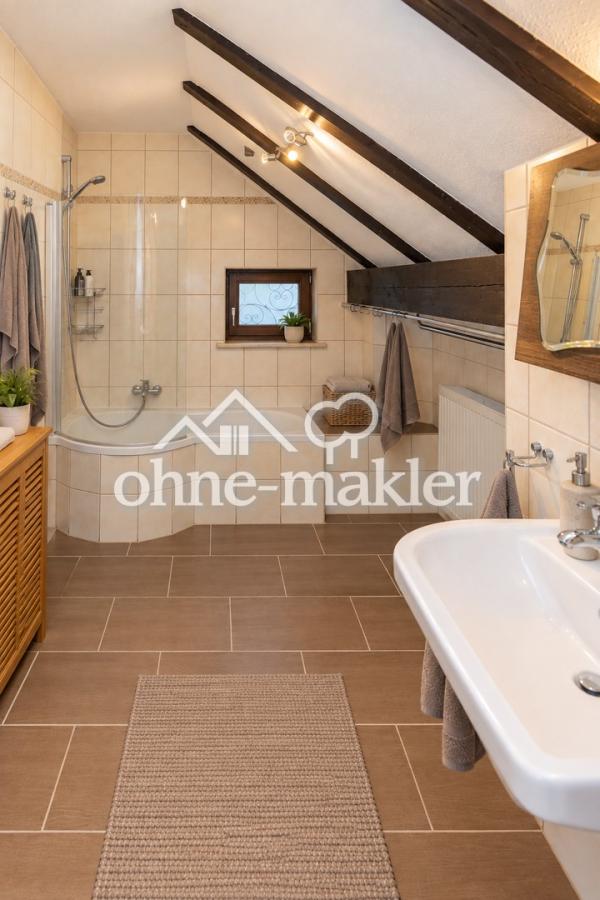 OG Bad mit Dusche
