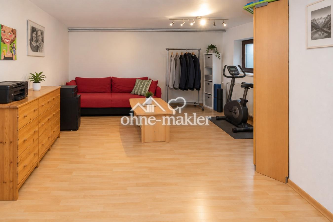 Keller Hobbyraum Couch