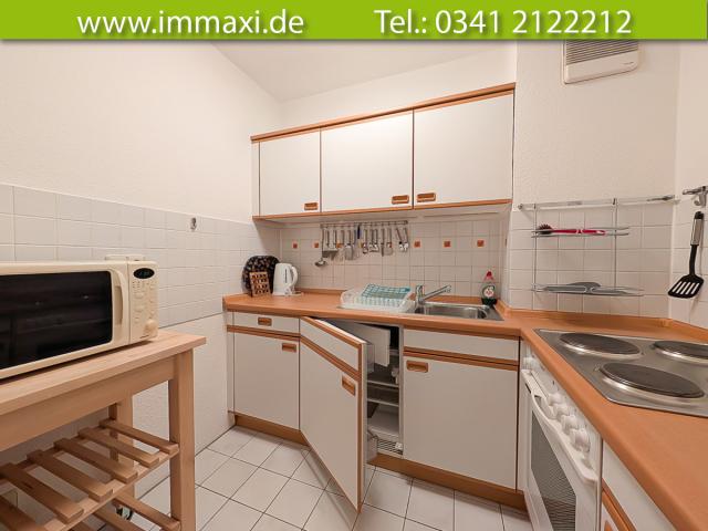 Küche-mit-Einbauküche