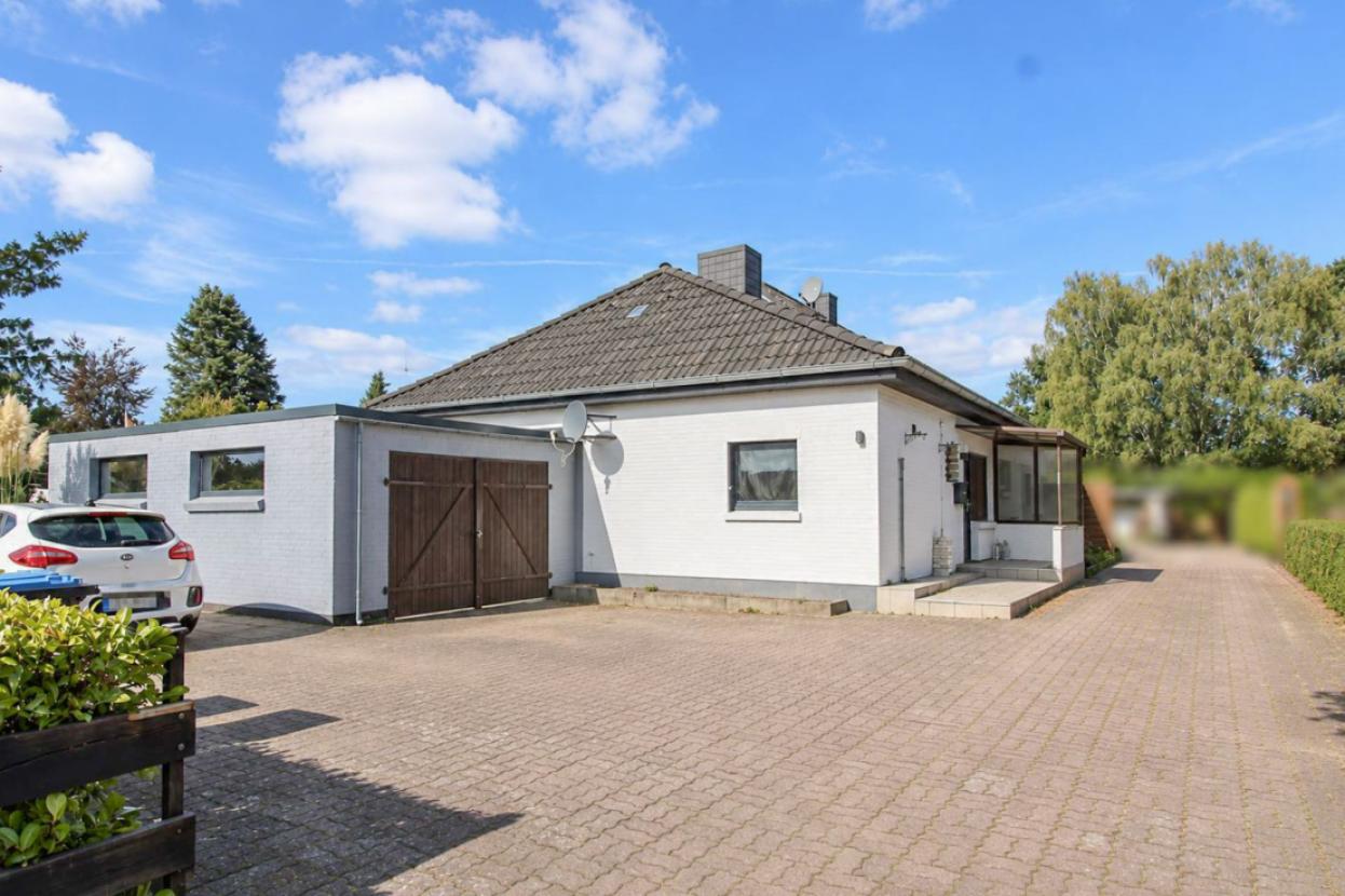 Straßenansicht