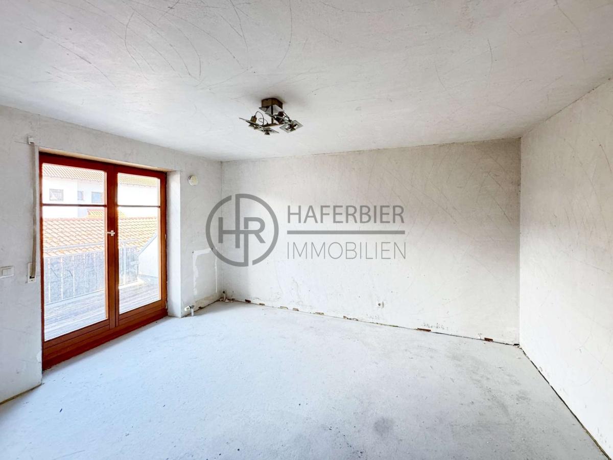 Schlafzimmer mit Balkon 1. OG