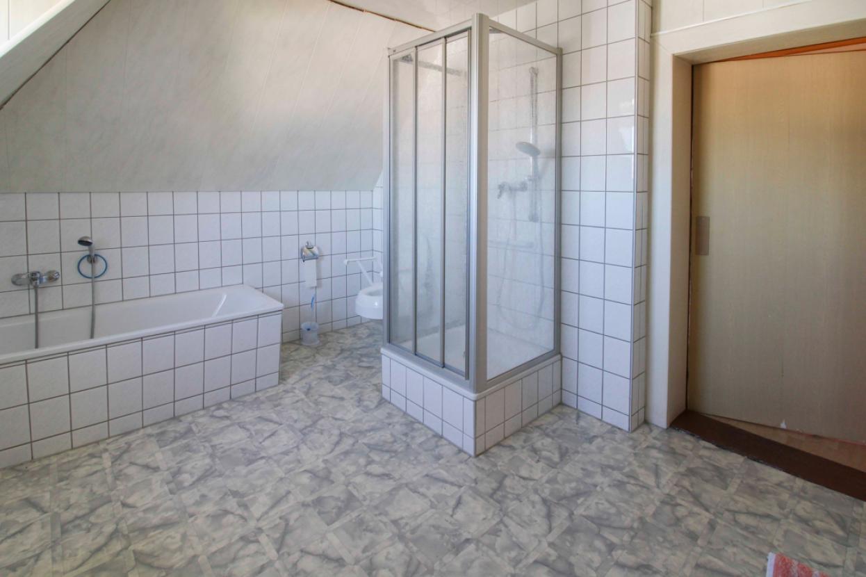 Badezimmer DG