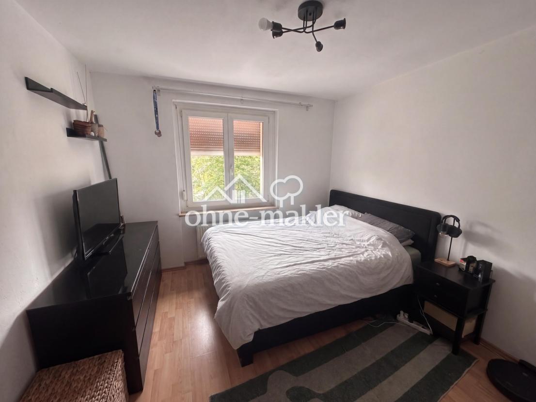 Schlafzimmer 1