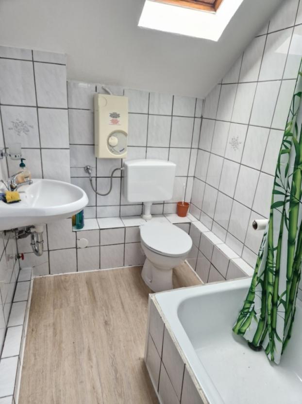 DG rechts, Bad