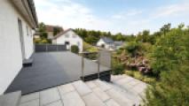 Vordere Terrasse mit Aussicht