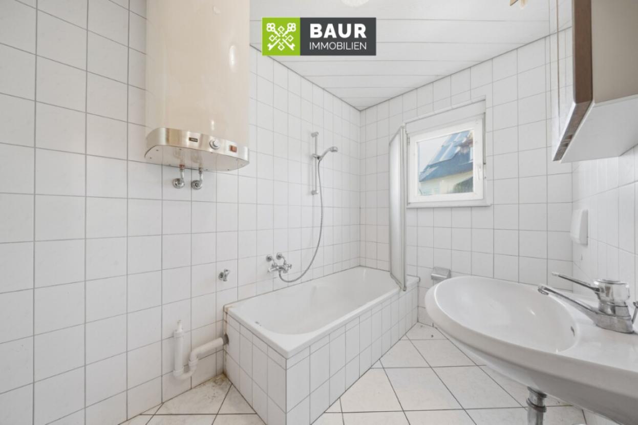 EG Links Badezimmer