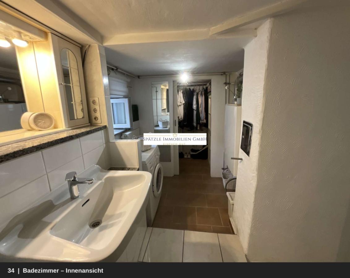 34_Badezimmer_Innenansicht