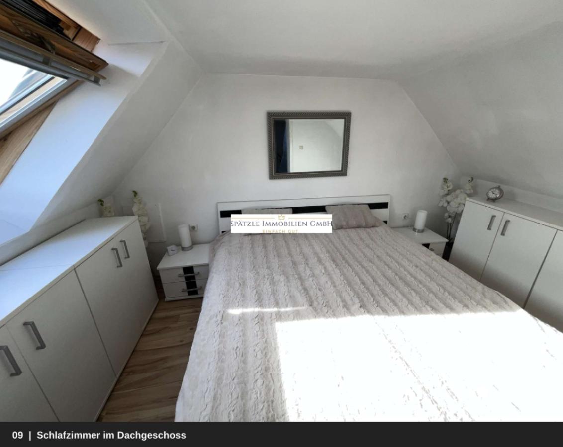 09_Schlafzimmer_im_Dachgeschoss