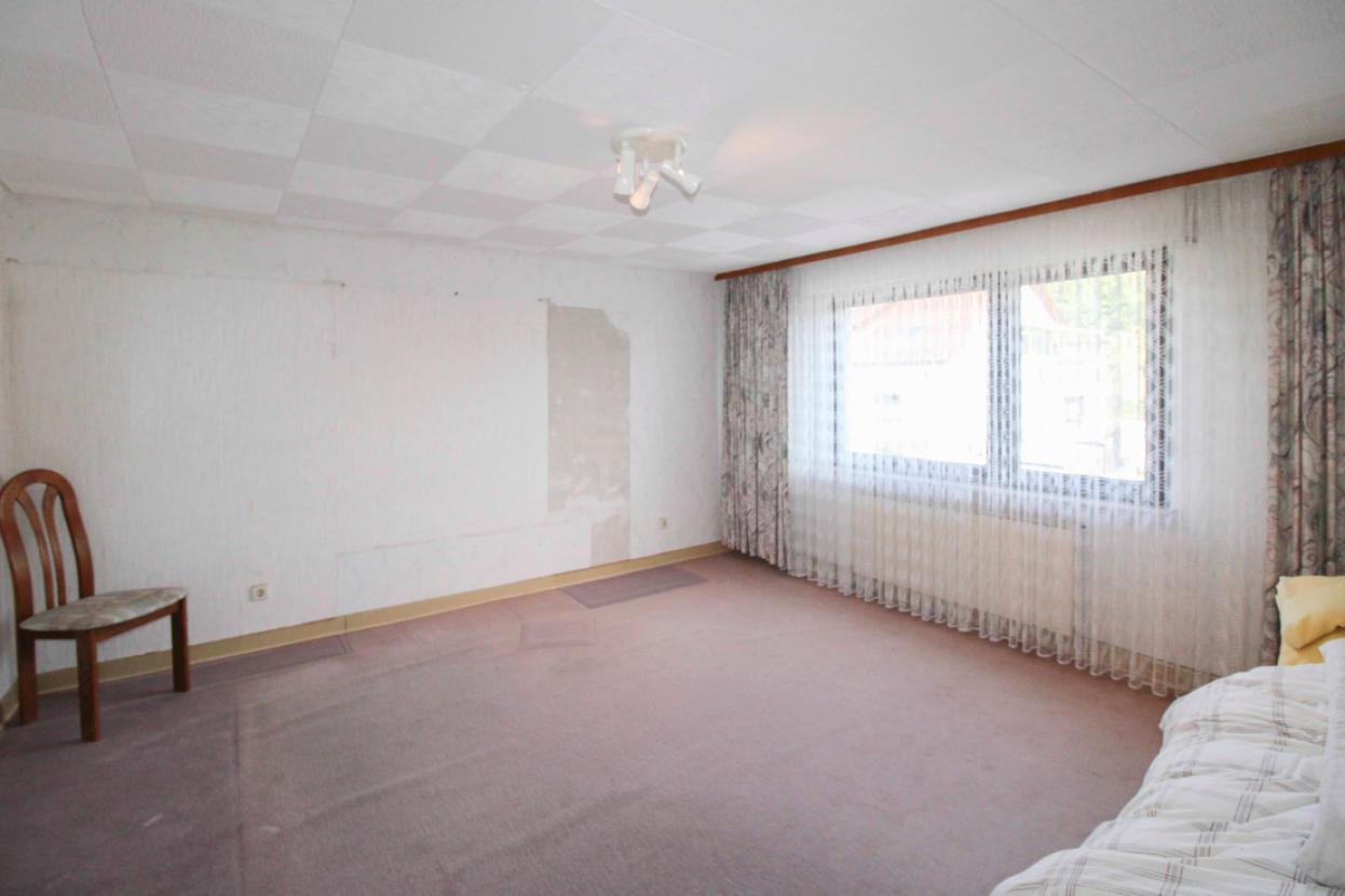 Schlafzimmer 2 OG Losheimer Straße