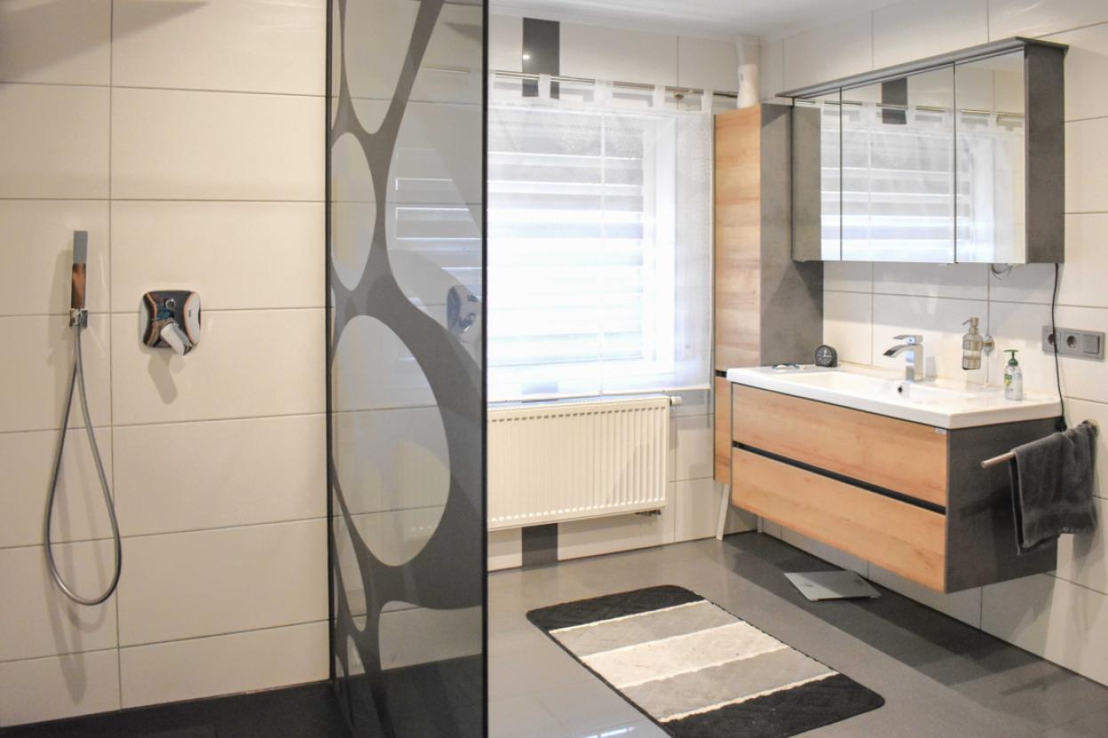 Bad Dusche OG