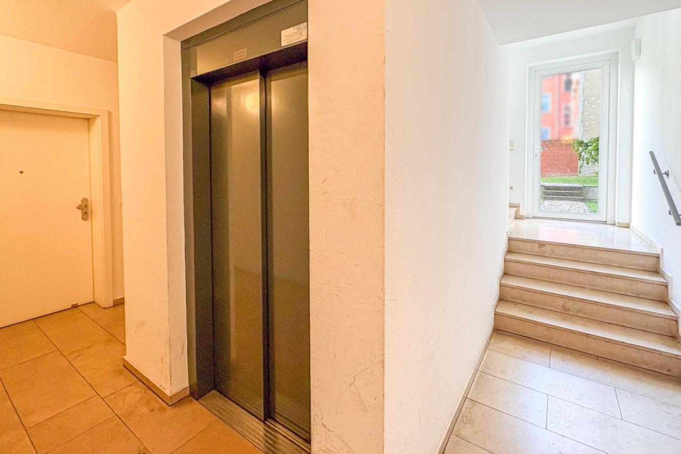 Fahrstuhl(1)