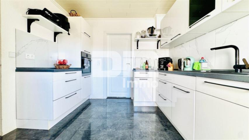 EG Küche / Zugang Balkon / EBK