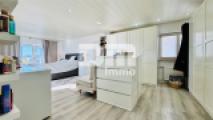OG Schlafzimmer mit Ankleide / Zugang Balkon