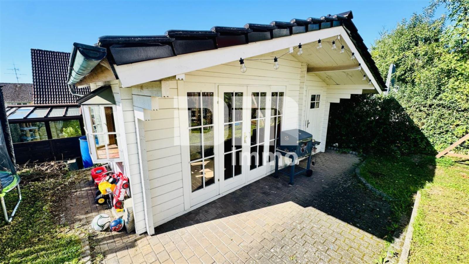 Gartenhaus mit Terrasse 2