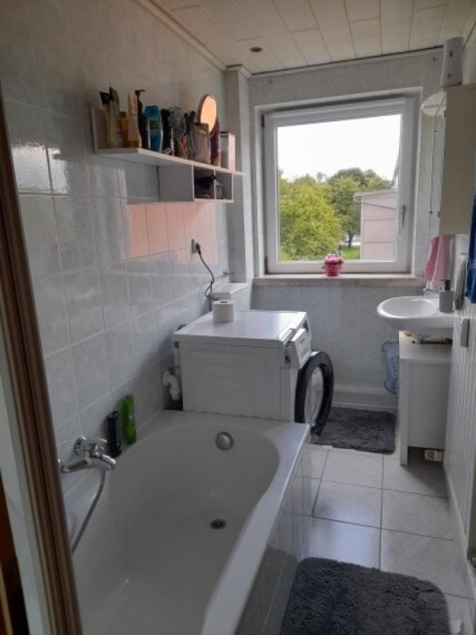 Bad mit Wanne