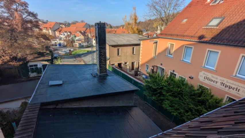 Grundstück mit Anbauten
