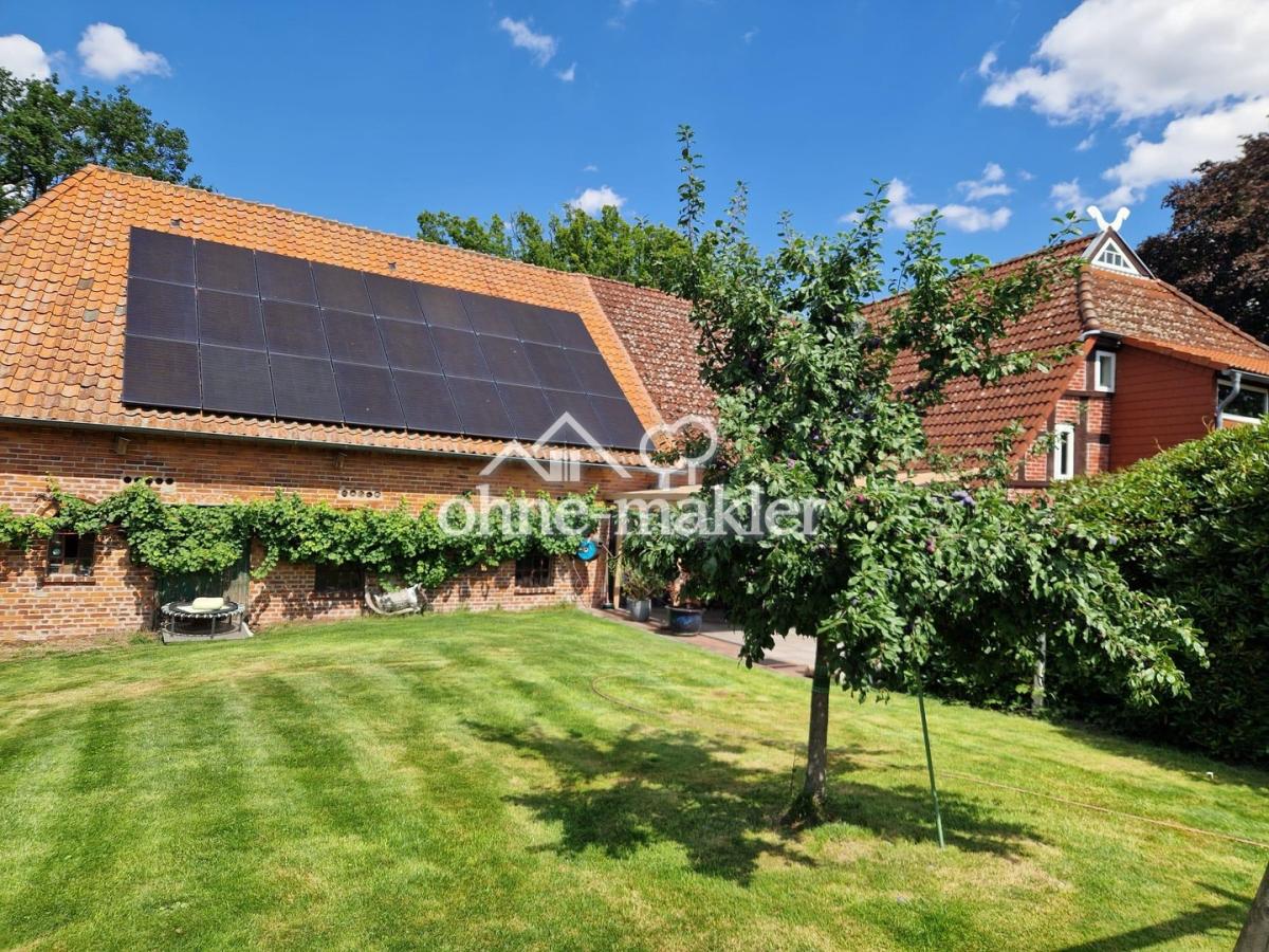 Garten Südseite mit PV Anlage