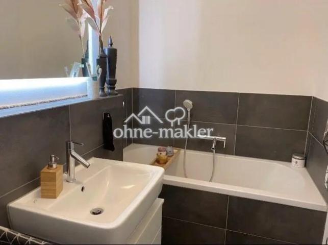 Badezimmer mit Badewanne