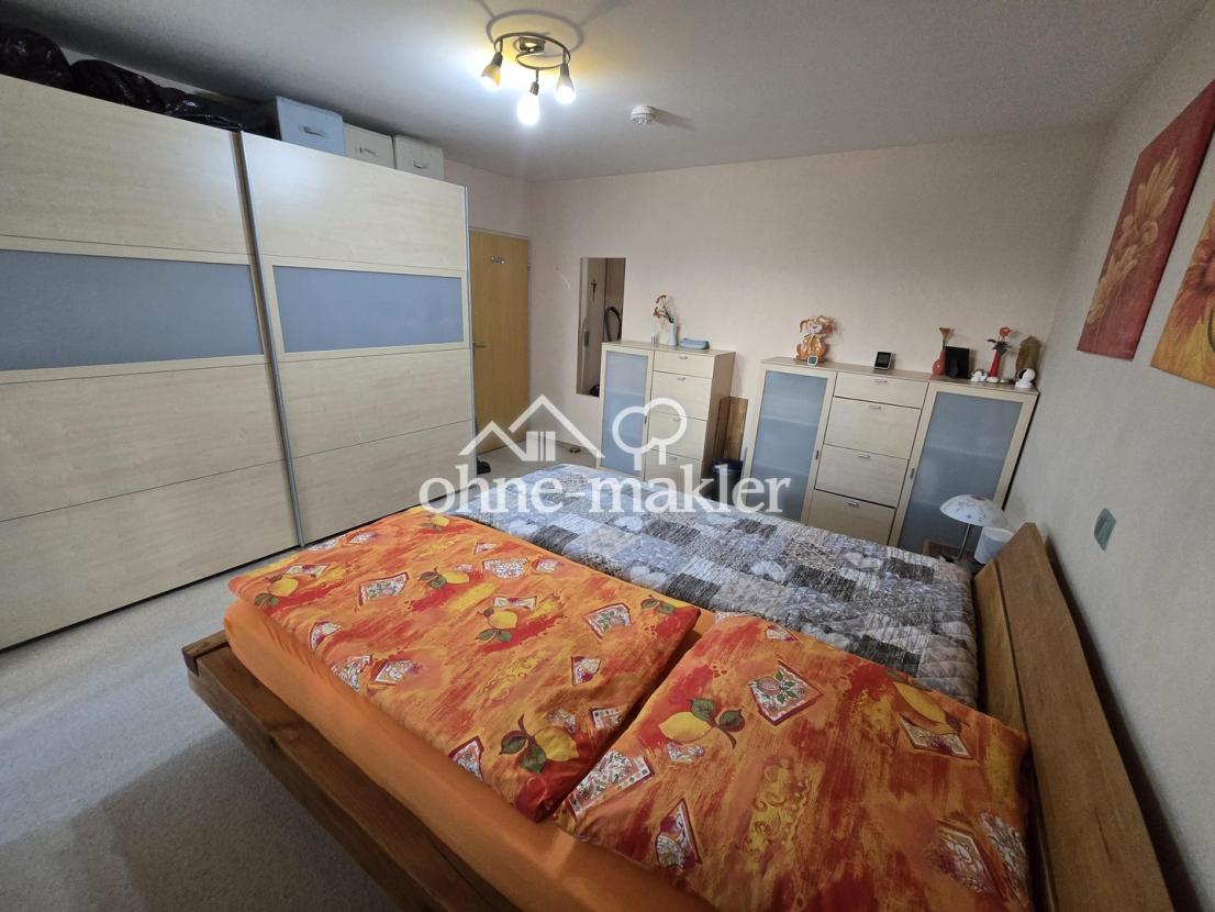 Schlafzimmer 1