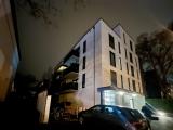 Hausfront / Abend
