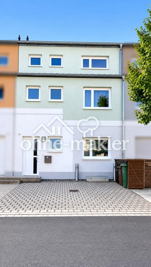 Haus mit zwei Stellplätzen