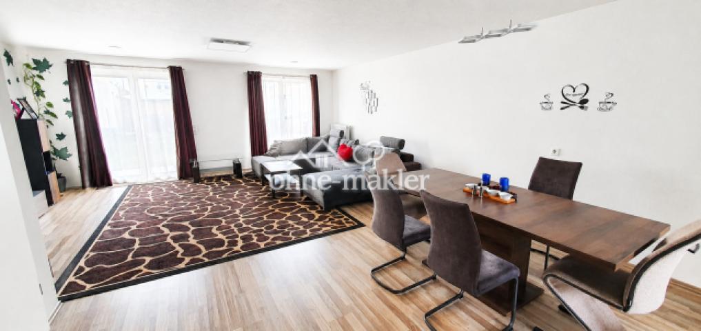 Wohnzimmer/Esszimmer