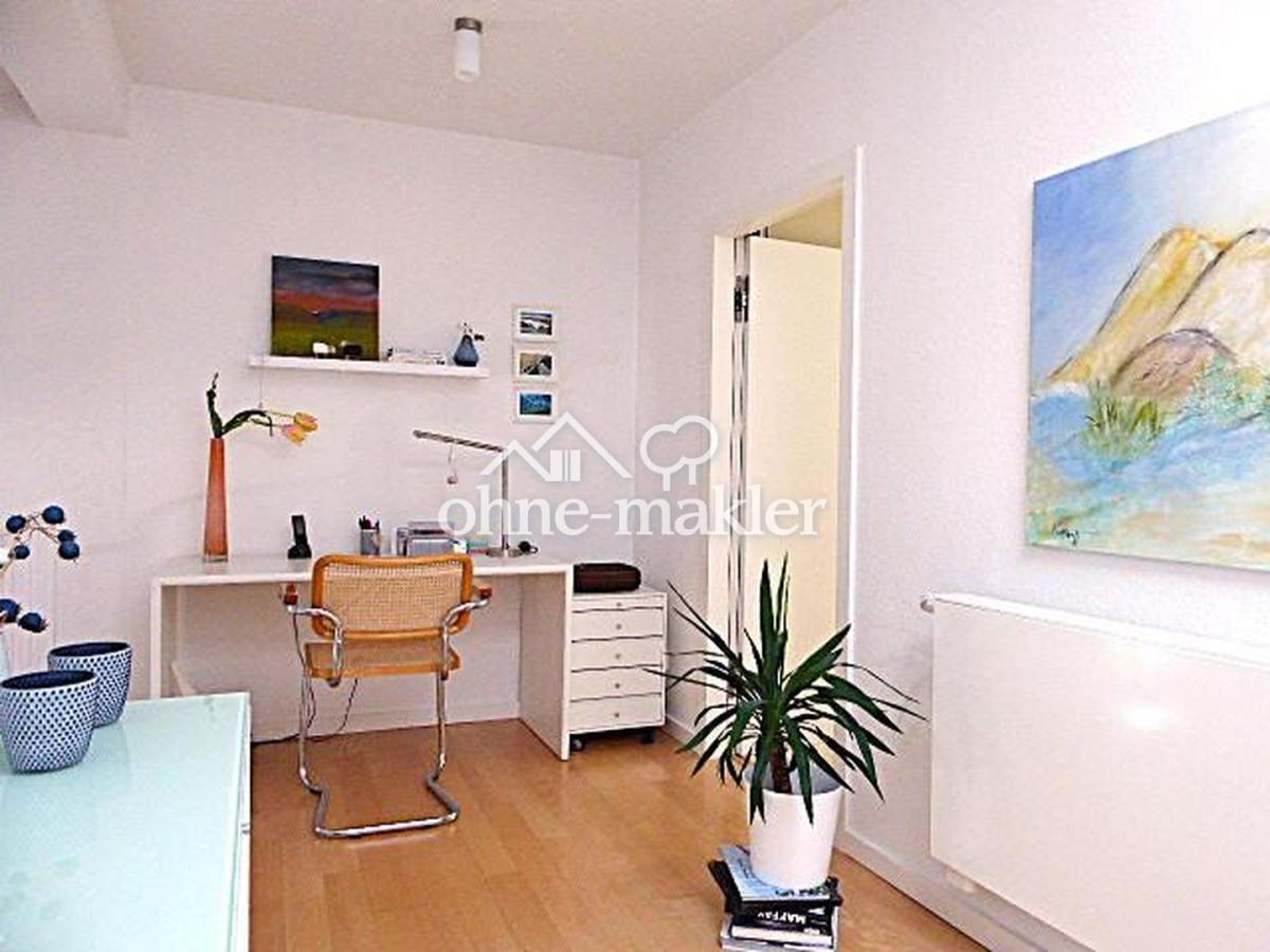 Galerie mit Schreibtisch