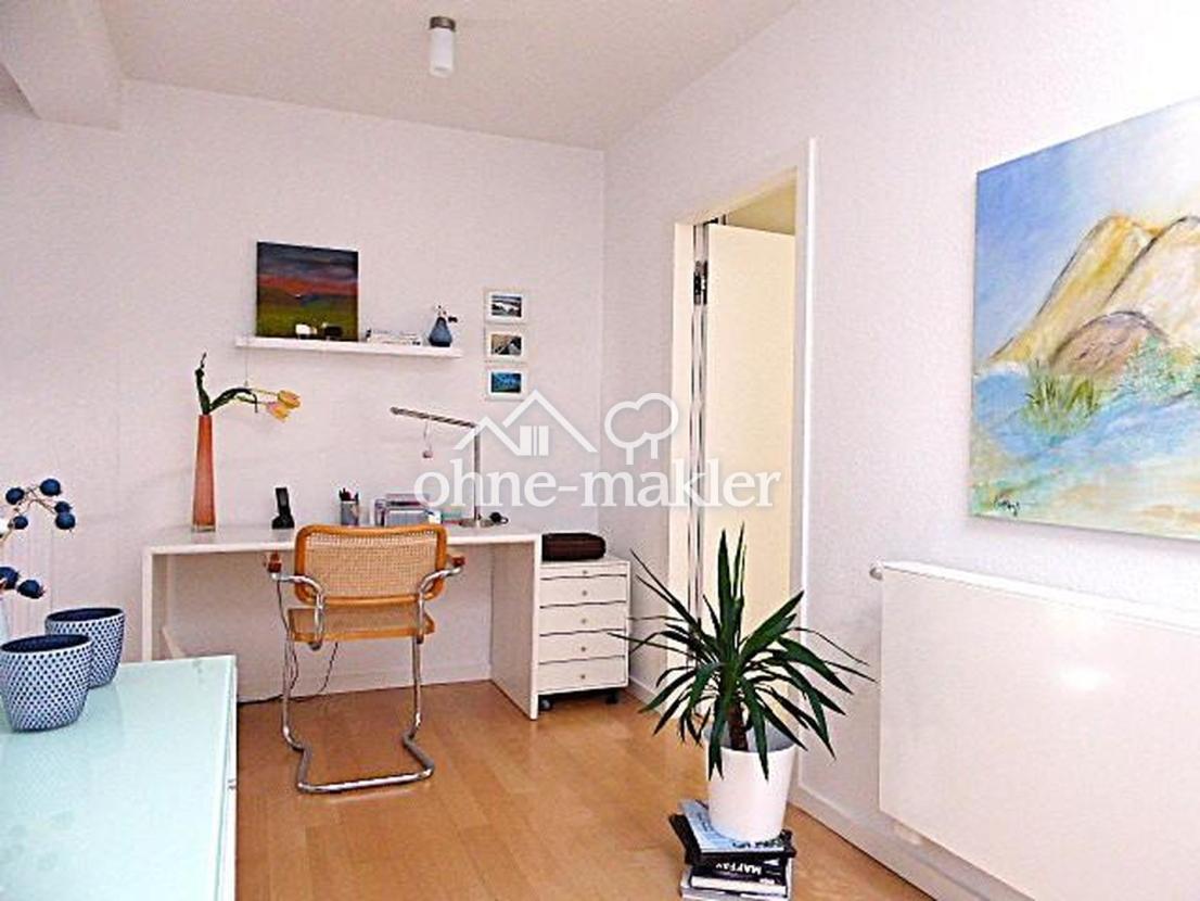 Galerie mit Schreibtisch