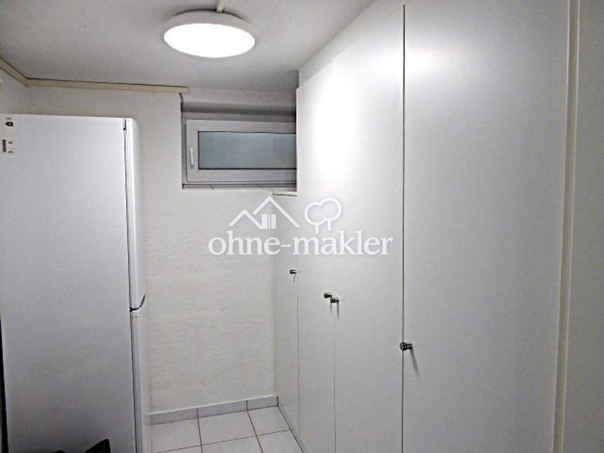 Vorrat mit Einbauschrank