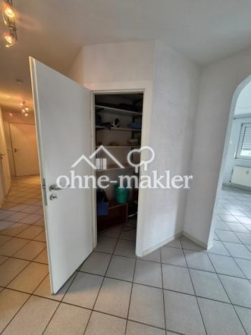 Flur mit Abstellkammer