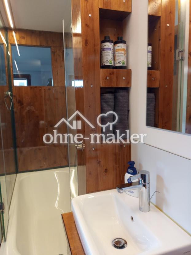 Badezimmer mit Wanne
