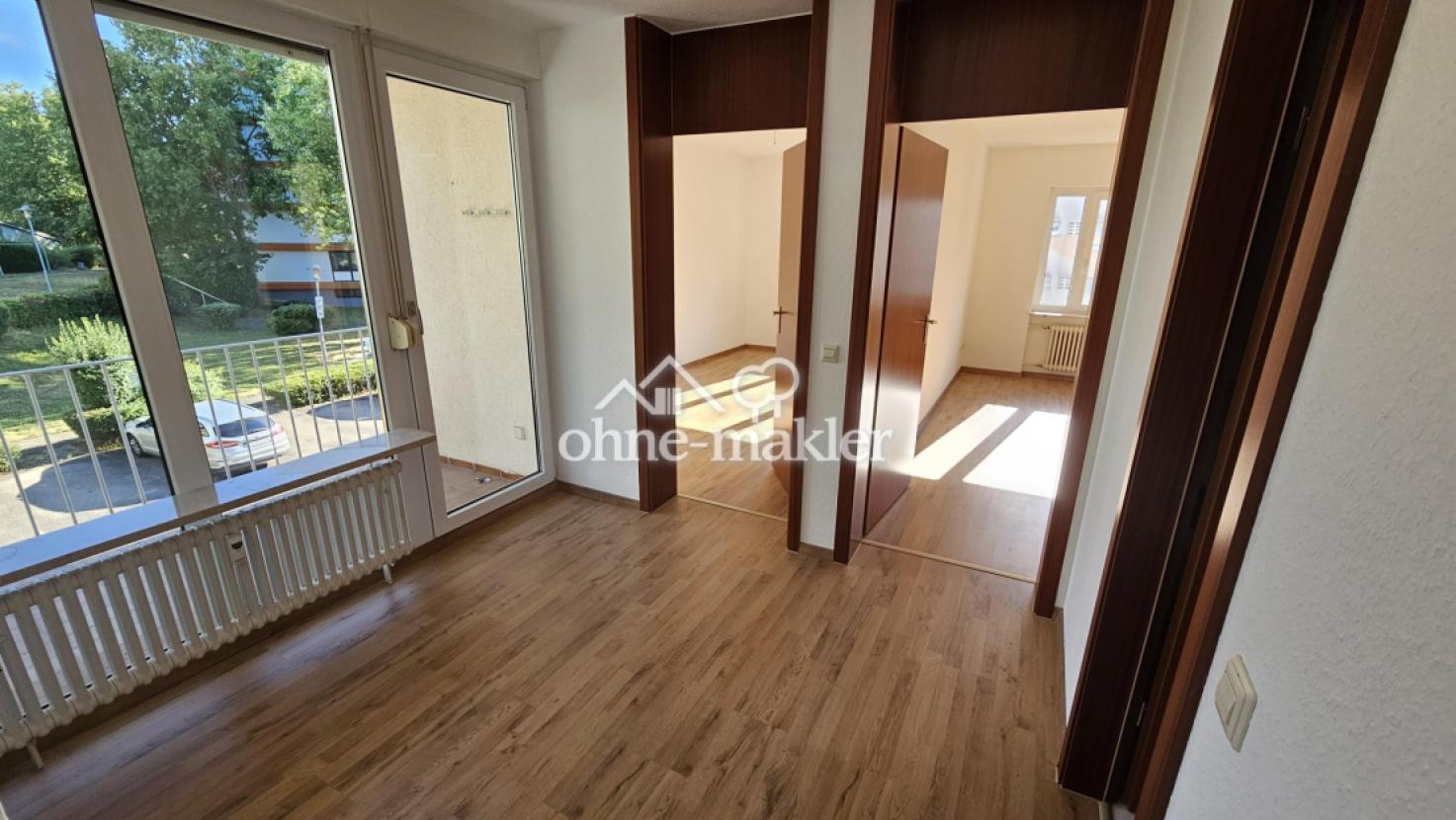 Diele mit Zugang zur Loggia