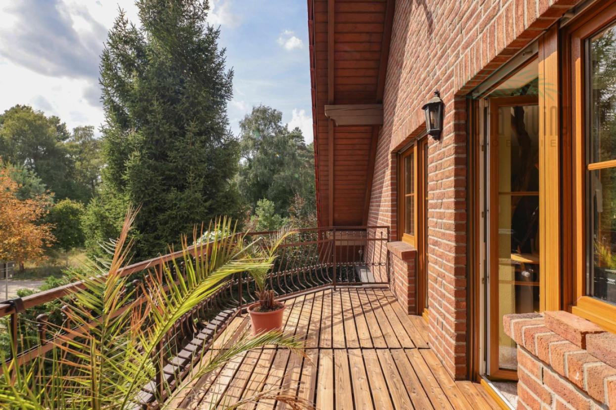 Balkon (DG)