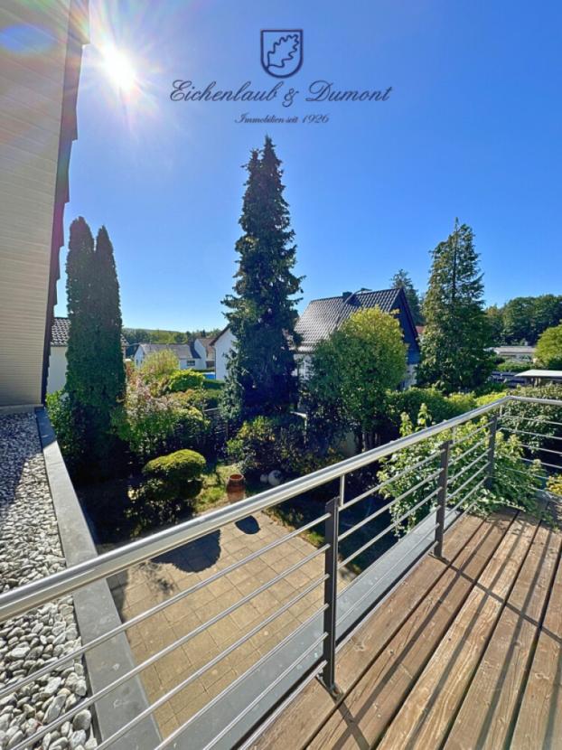 Anliegender Balkon OG