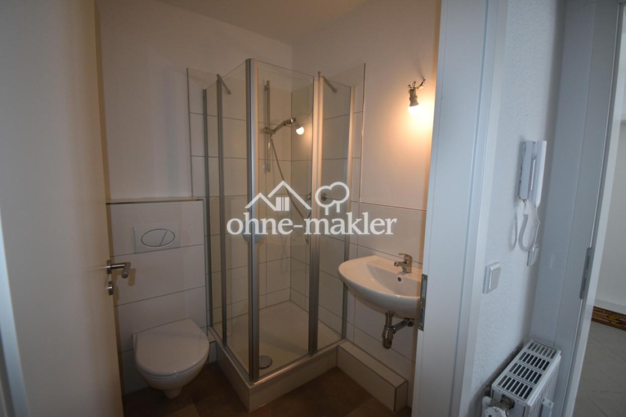 Badezimmer mit Dusche