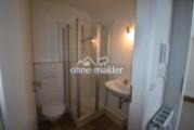 Badezimmer mit Dusche
